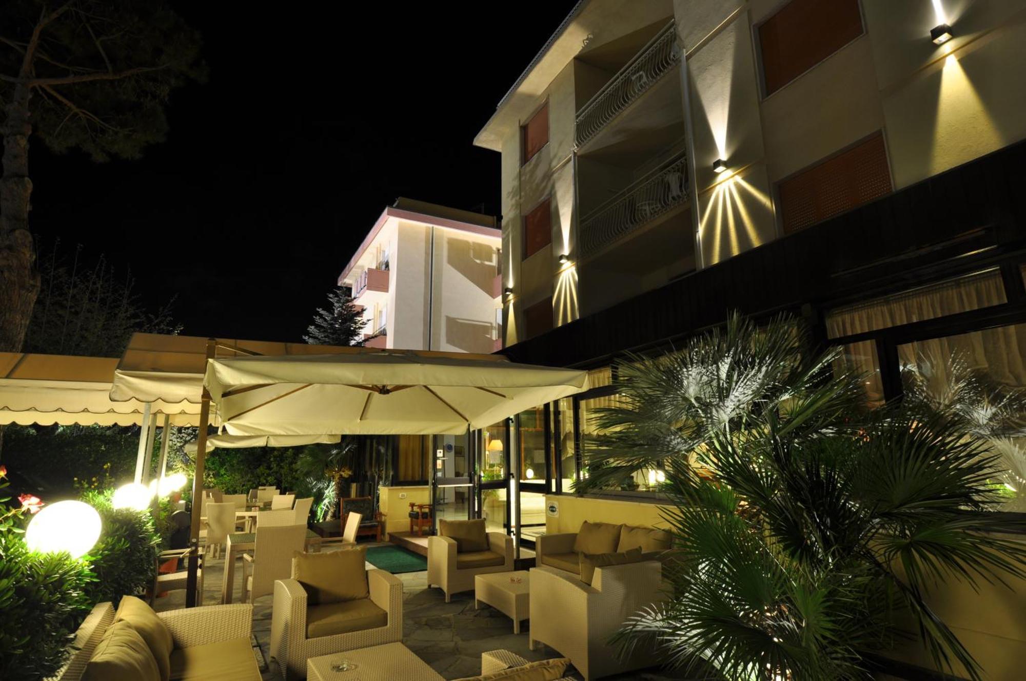 Hotel Pineta Mare 3*